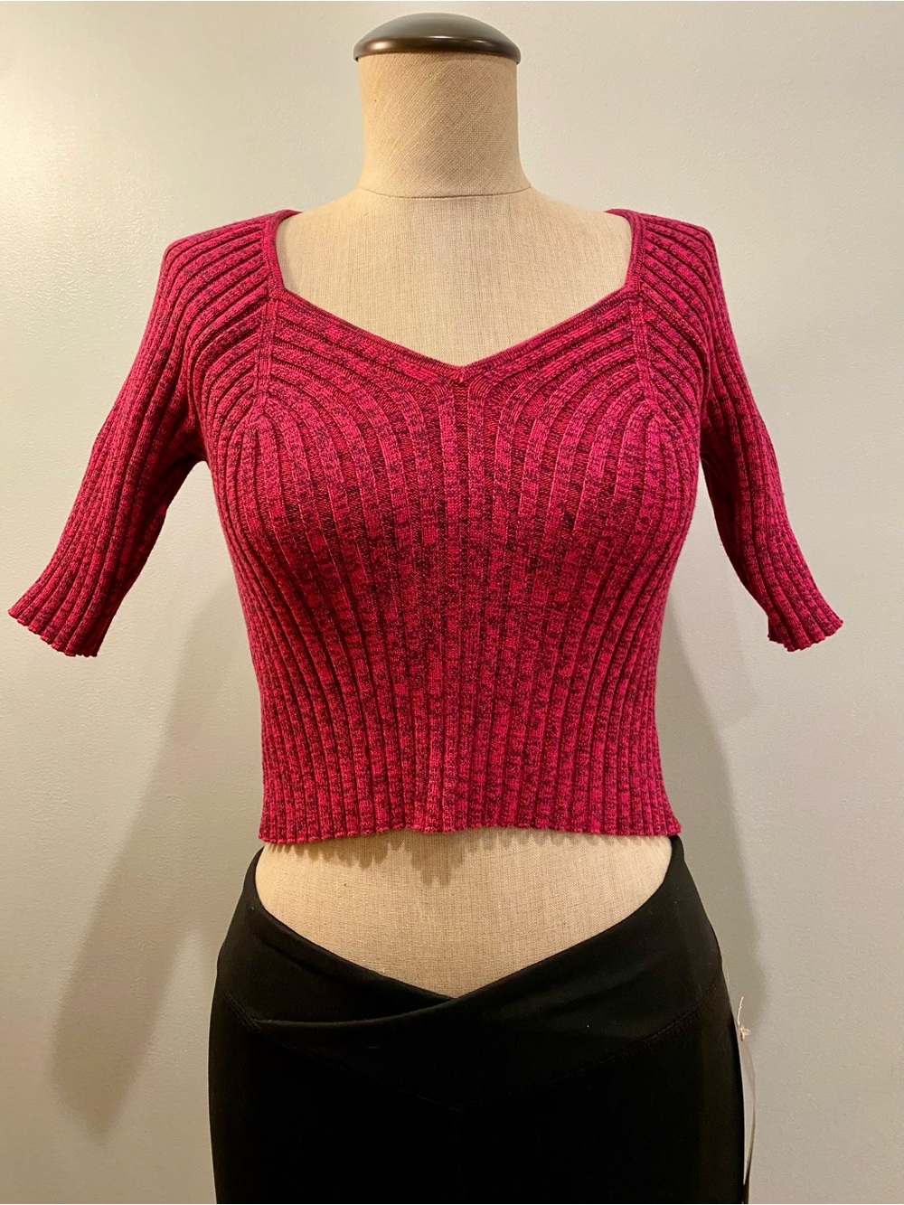 Rebecca Minkoff Ribbed V-Neck Crop Top in Berry. Size Xs.